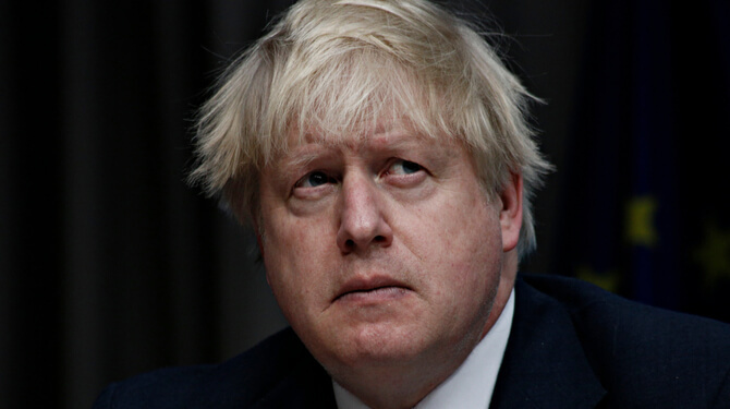 Johnson mijmert in afscheidsspeech vol tranen over alle schandalen die hij nog had kunnen veroorzaken