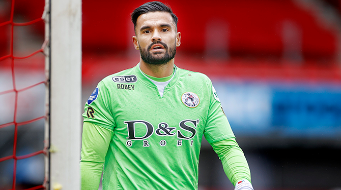Dit zijn ze: de lekkerste spelersmannen op de tribune van het EK deze zomer