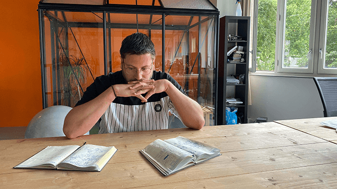 Onhandig: man met dubbele agenda kampt met administratieve problemen