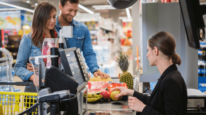 Loes laat deel boodschappen staan omdat ze al ‘doei!’ heeft gezegd tegen caissière
