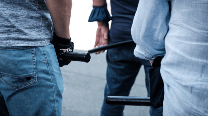 Moet de woke- en deugpolitie beter bewapend worden?