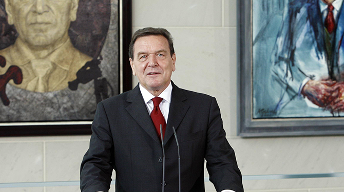 Schröder weg bij Russisch oliebedrijf: ‘Dat het Donbas-offensief nu vástloopt is voor mij de druppel’