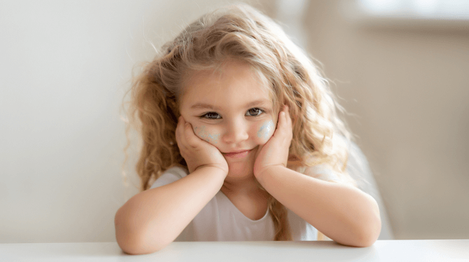 Hoe voorkom je als baby een gat in je cv? Lola (2) deelt expertise
