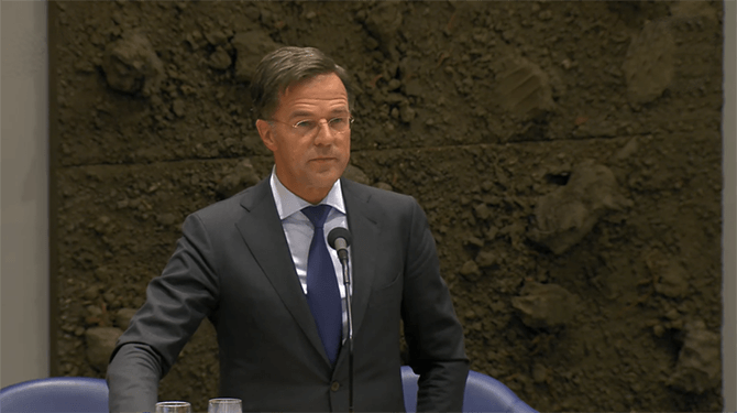 Rutte belooft plechtig dat hij aan nieuwe sms-cultuur gaat werken