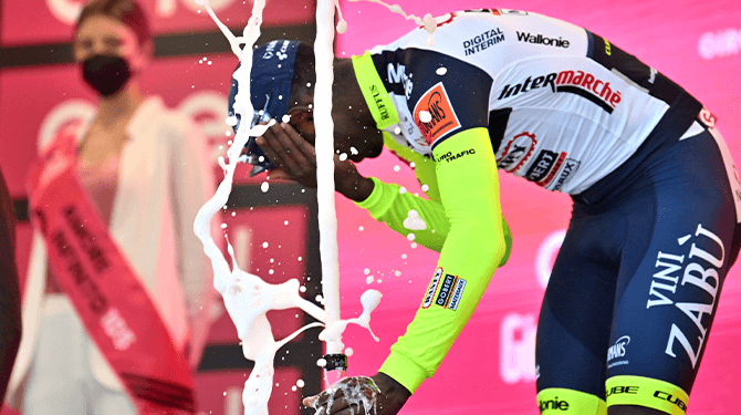 Girmay op trainingskamp naar Champagnestreek om zich voor te bereiden op de Tour