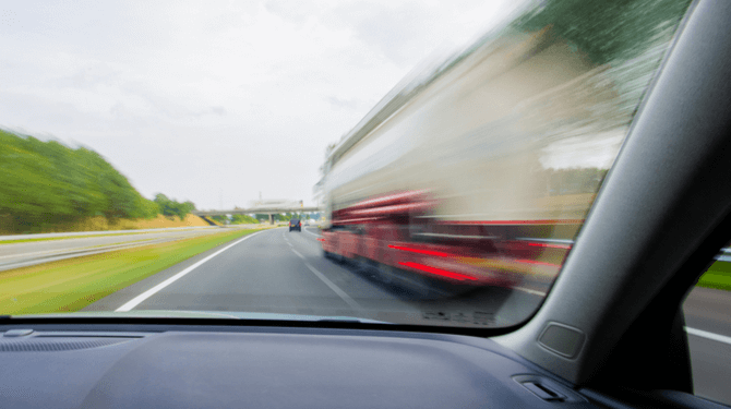 De beste redenen om je vriend uit de auto te zetten op de A1