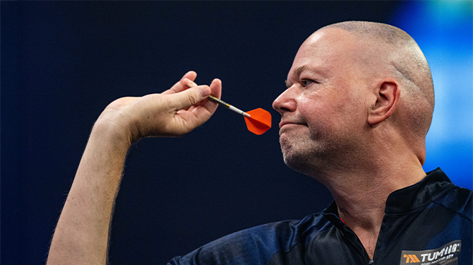 ​Raymond van Barneveld neemt het in eerste ronde WK-darts op tegen zichzelf