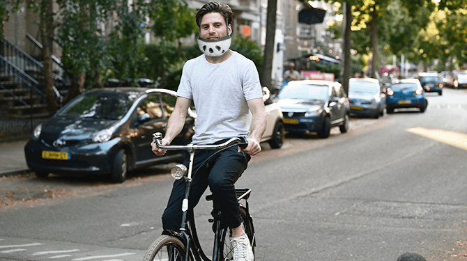 Helmplicht voor fietsers? Meeste Nederlanders willen hem eventueel ‘best’ op de kin dragen