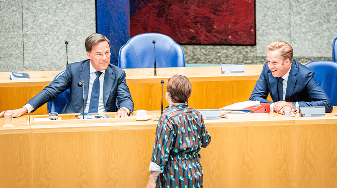 Rutte en De Jonge snappen niet wat Ploumen bedoelt met ‘vertrekken’ en zeggen ‘tot morgen’