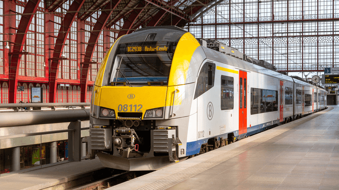 Steeds meer Nederlanders steken de Belgische grens over om daar te reizen met de trein