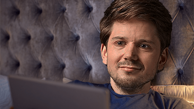 Gideon van Meijeren kijkt al 78 uur eigen documentaire om ’m in de ‘best bekeken’-lijst te krijgen
