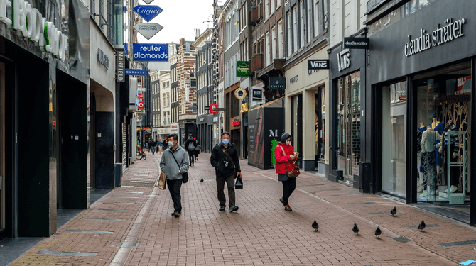 Hoopgevende stijging coronacijfers: kunnen we terug naar de pandemie?