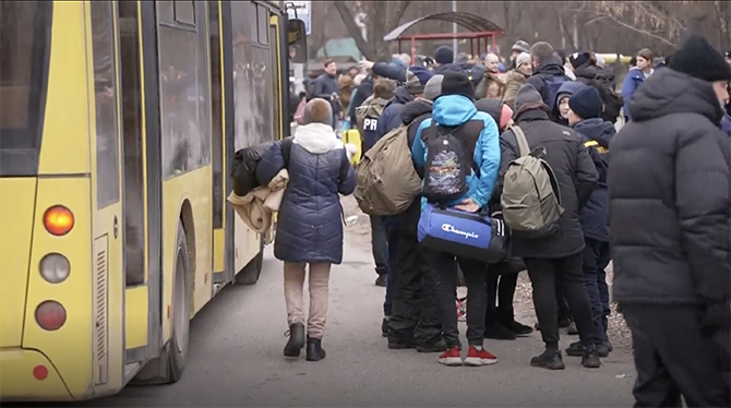 Rusland voorziet humanitaire corridors van humanitaire landmijnen