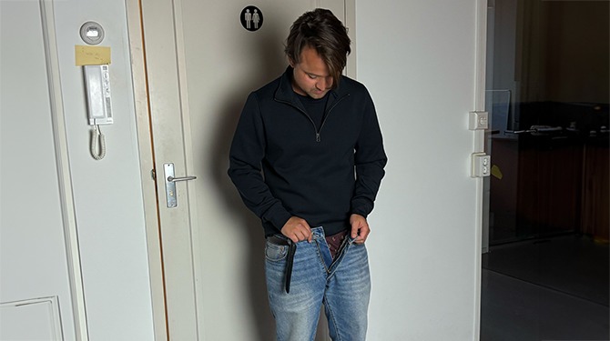 Man die zijn gulp pas dicht doet nadat hij de wc uitloopt heeft drie dagen van zijn leven bespaard
