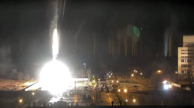 Vredesmissie op kerncentrale: Poetin wil radioactief materiaal bevrijden