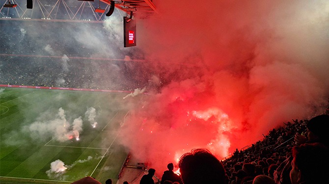 KNVB denkt aan stadionverbod voor Ajax-hooligans met stadionverbod