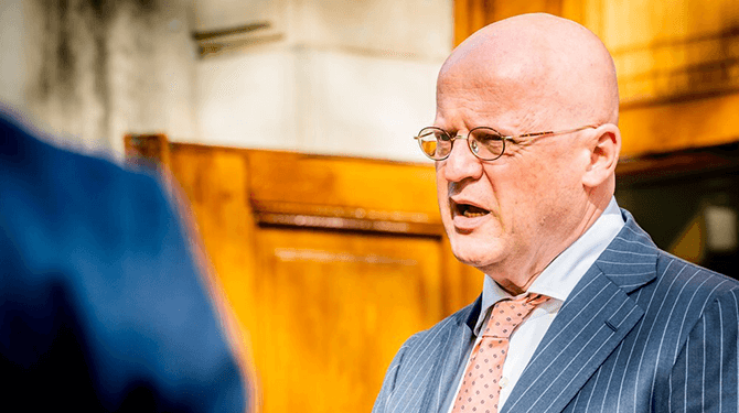 Grapperhaus adviseert Yesilgöz 'heel erg boos' te zijn over gevangenisopstand