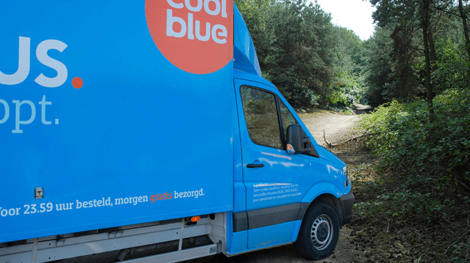 Alles voor een glimlach: Coolblue hielp me twee lichamen in het bos te begraven