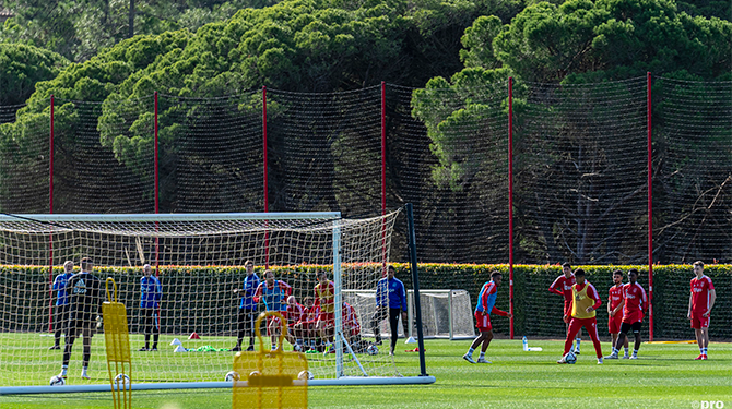 Ajax trainde in Portugal op nieuw immuunsysteem