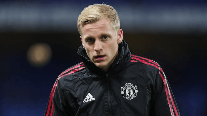 Donny van de Beek verwacht geen wilde dingen rond jaarwisseling: ‘Gewoon rustig op de bank’