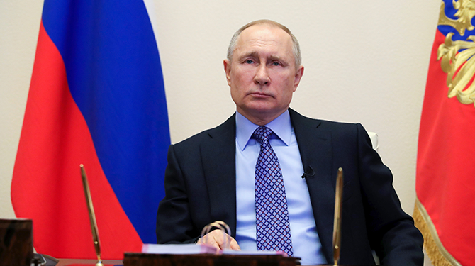 Poetin: ‘Geen bewijs Russische betrokkenheid bij Russische troepenopbouw grens met Oekraïne’