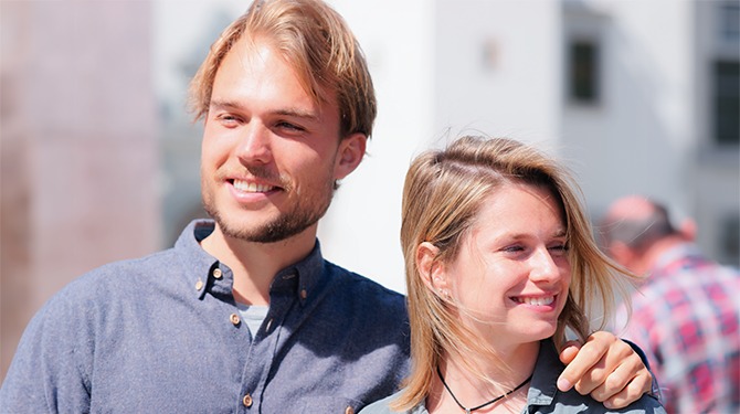 Roderick en Annemijn vinden zichzelf belangrijker dan jij omdat zij wél vernederd zijn in hun eerste studentenjaar