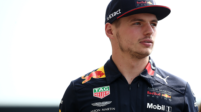 Wie is Max Verstappen, de jonge Nederlandse coureur die dit weekend voor het eerst wereldkampioen kan worden?