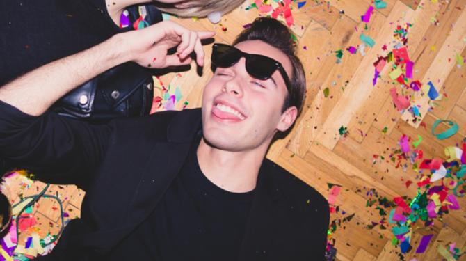 Party-Roy: de dood hoort bij het raven