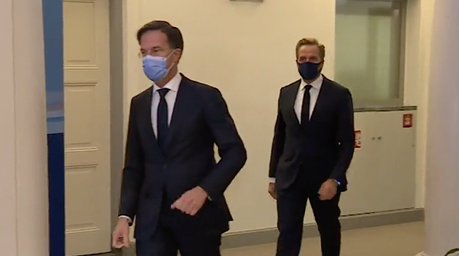 Nederland wacht strategisch met boosters totdat er een vaccin is tegen de omikronvariant