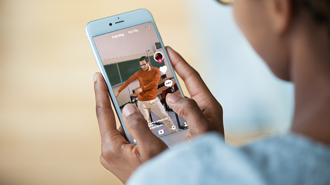 Lerarentekort op scholen veroorzaakt door lerarenoverschot op TikTok