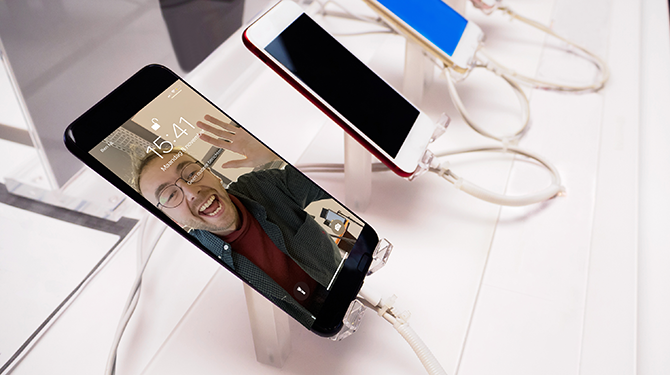 Hacker MediaMarkt heeft selfie als achtergrond van smartphone ingesteld