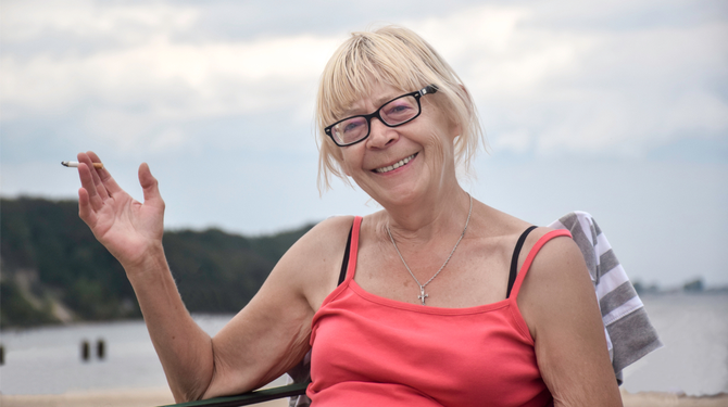 Rita (56) heeft accent: Lucky Strike