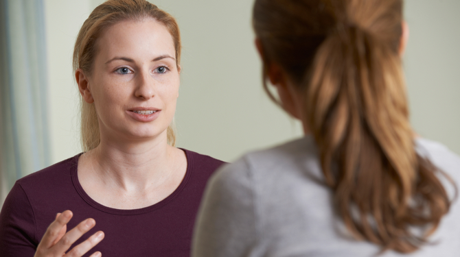 Vrouw legt in half uur lang betoog uit waarom ze er zo ‘stil’ van is