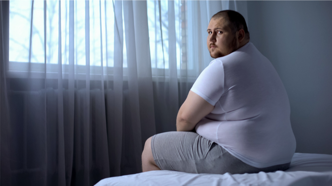 Man wilde nooit meer eten weggooien en nu weegt hij 180 kilo