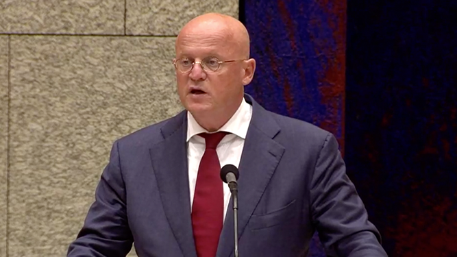 Grapperhaus verzweeg kennis van megafraude in augustus 2020: ‘Had toen bruiloft’