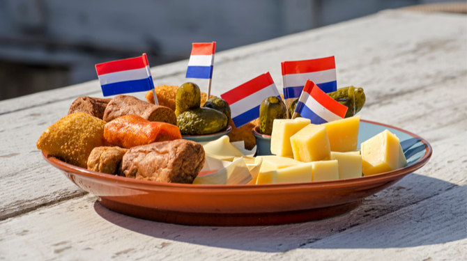 Bitterballen in de kroeg betere motivatie voor vaccineren dan stervende mensen op IC