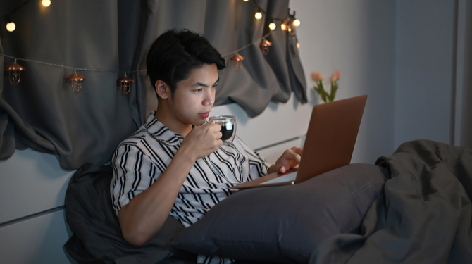 Als je na drie uur ’s nachts nog koffie drinkt verstoor je je hele nachtrust