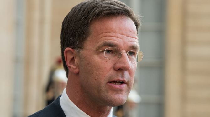 ‘Rutte populair omdat hij vaderfiguur is die er nooit voor je is’