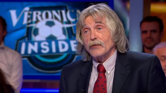Moet politiek commentator Johan Derksen zich wel bemoeien met voetbal?