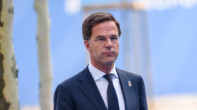 Kabinet blijft zitten: teveel onvoldoendes gehaald