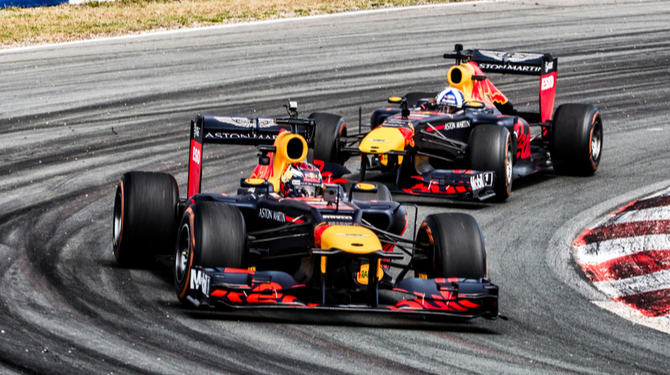 Waarom moet je bij de F1 in Zandvoort een testbewijs tonen en mag je bij theater zo klakkeloos naar binnen lopen?