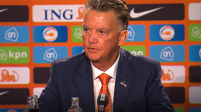 Hoe kon Oranje zó snel weer in handen vallen van Louis van Gaal?