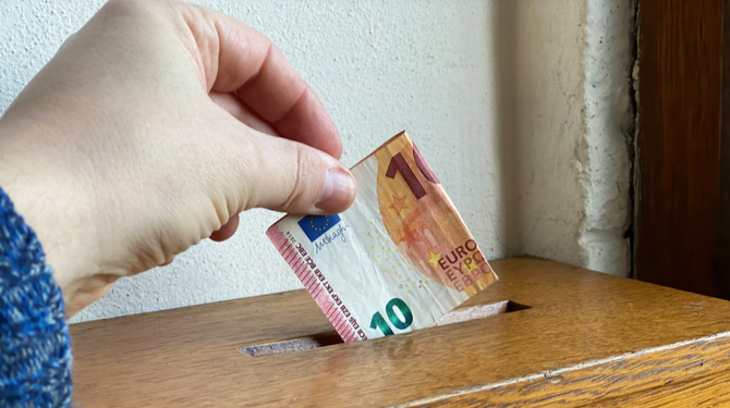 Frederick collecteert voor het matige doel