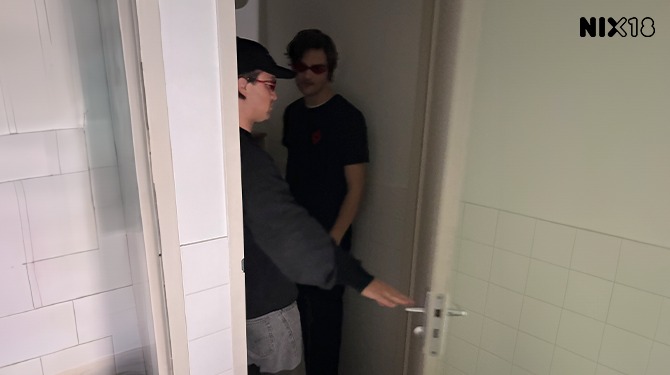 Bezoekers ADE-feesten waarschijnlijk samen naar één wc om kosten te drukken