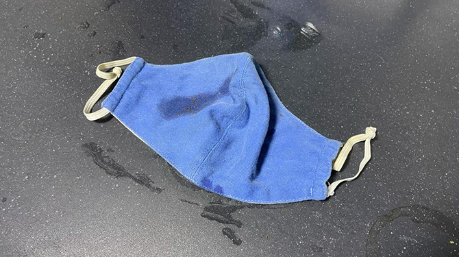 Moet je je mondkapje echt ieder jaar wassen?
