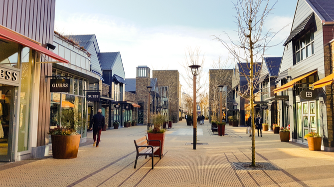 Consultancyfirma opent outlet voor verouderde en licht beschadigde adviezen