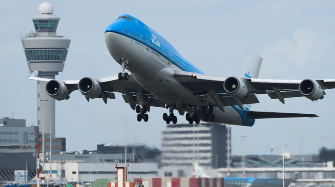 KLM wil geen atleten meer vervoeren: ‘Die gasten hebben allemaal corona’