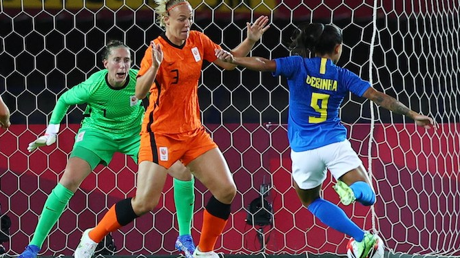 Sari van Veenendaal tevreden: ‘Weer de 3 weten te houden’
