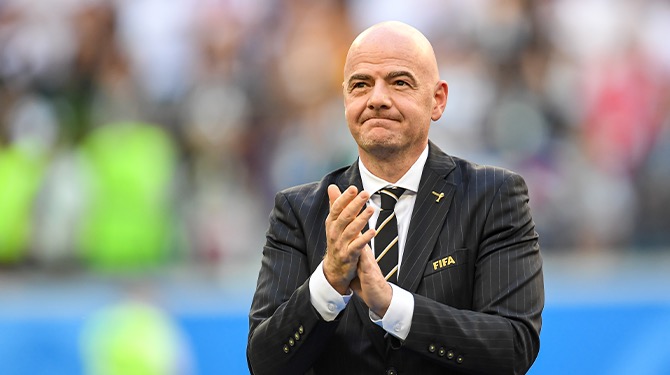 ​Infantino wil dat FIFA eigen leger krijgt en 'grote militaire macht' wordt