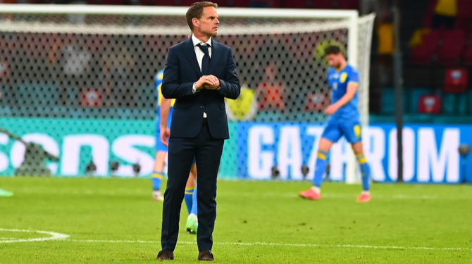 KNVB geeft De Boer nog paar wedstrijden de tijd om WK mis te lopen